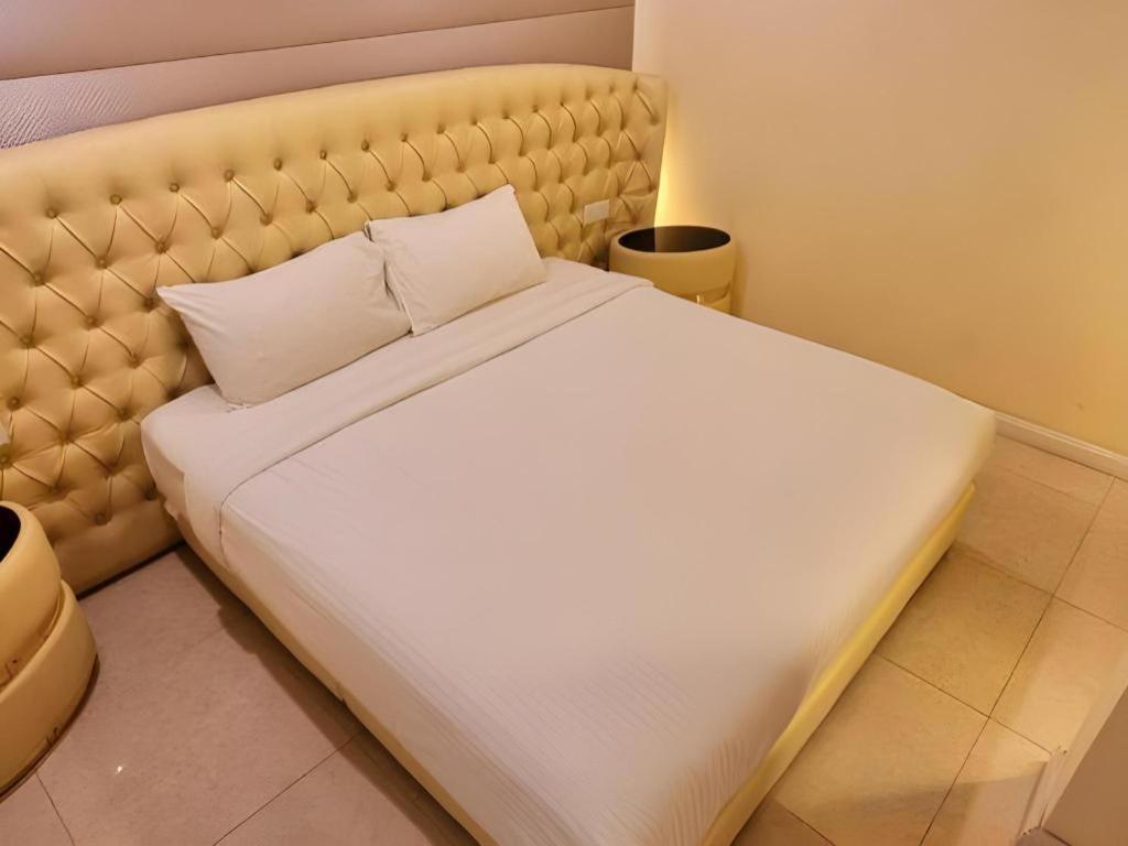 Ritzton Hotel Johor Bahru Esterno foto