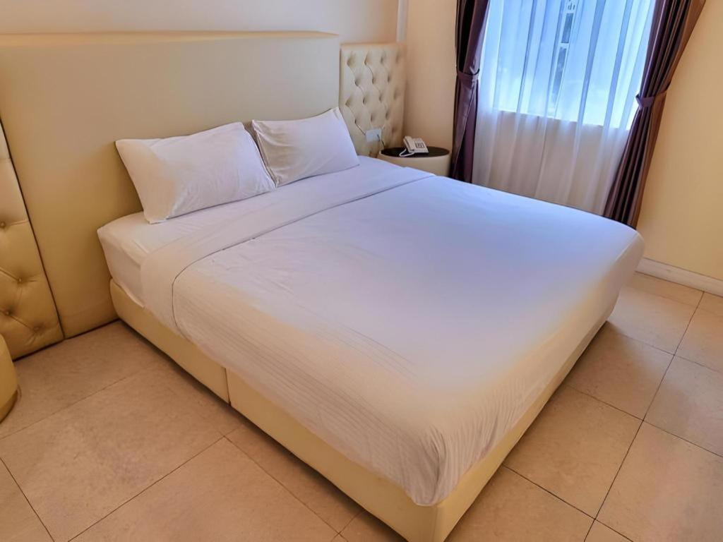 Ritzton Hotel Johor Bahru Esterno foto