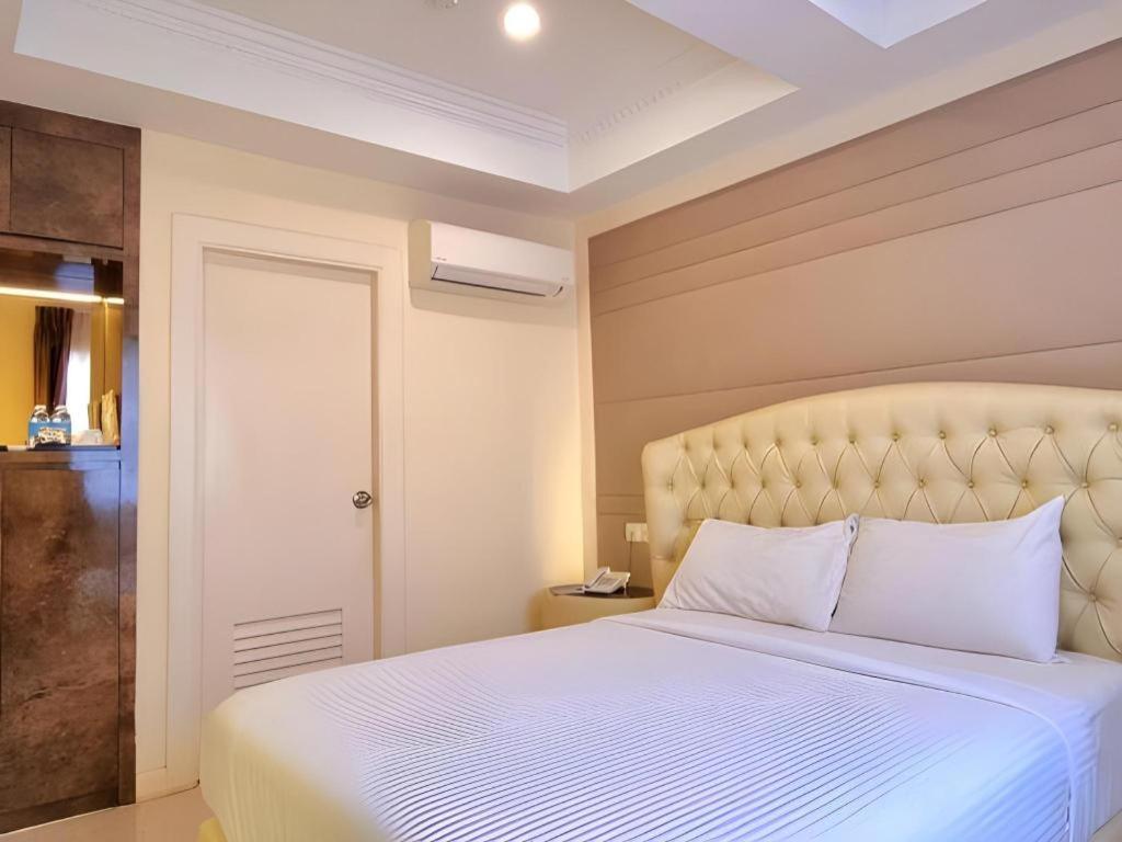 Ritzton Hotel Johor Bahru Esterno foto